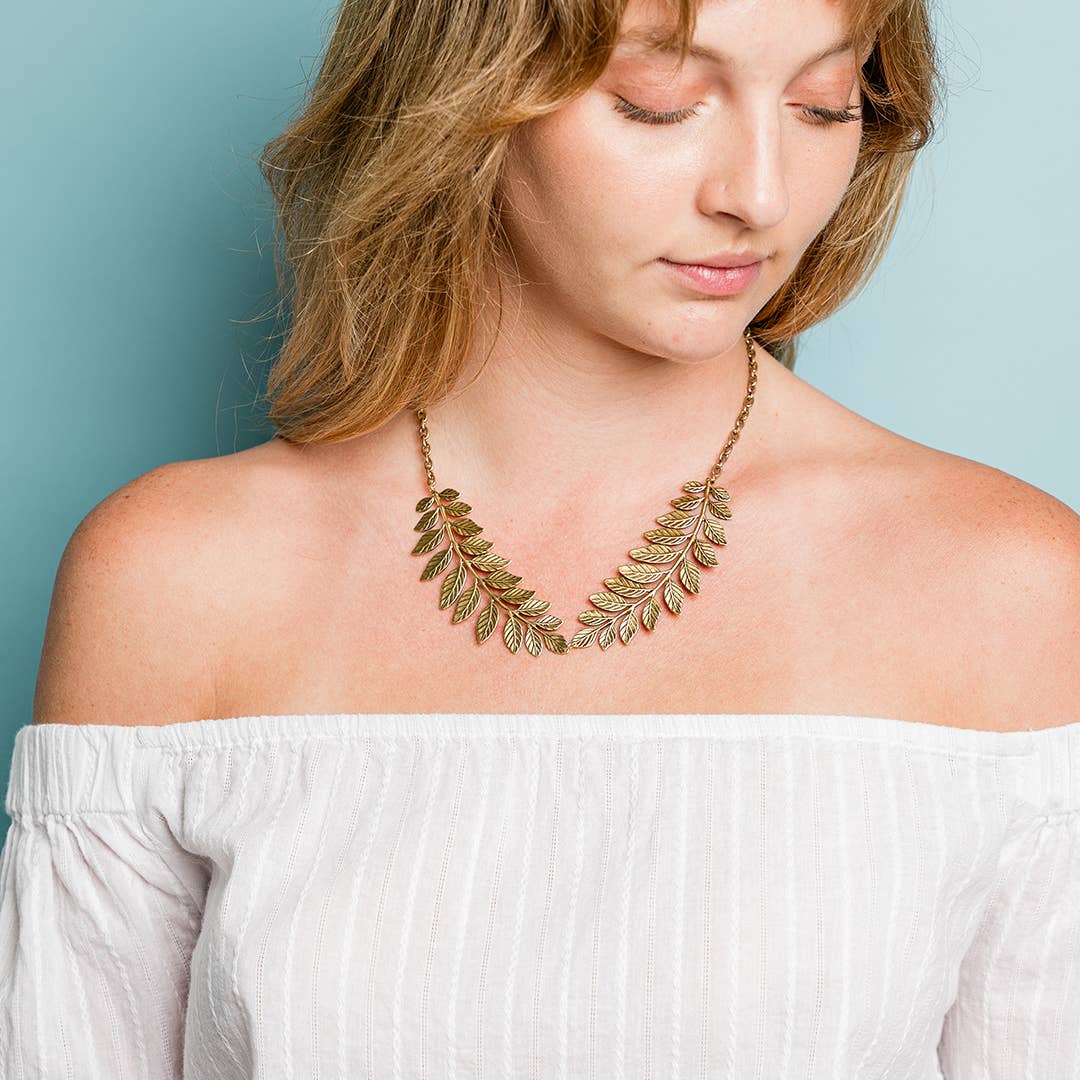 Golden Leafy Collar Necklace
