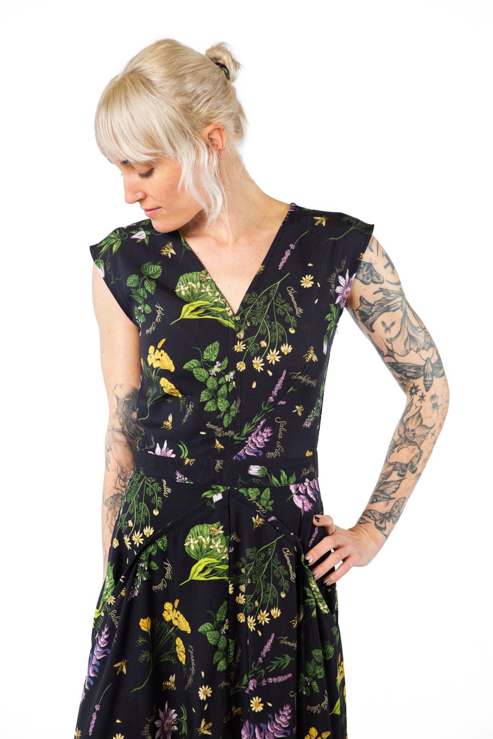 Xena Dress in Ecovero Nervine